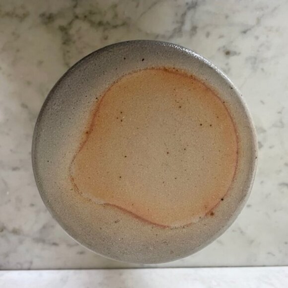 ROWE POTTERY WORKS Salt Glazed Blue Heart Pattern 1990 Crock 8 Cup Capacity - Picture 7 of 16